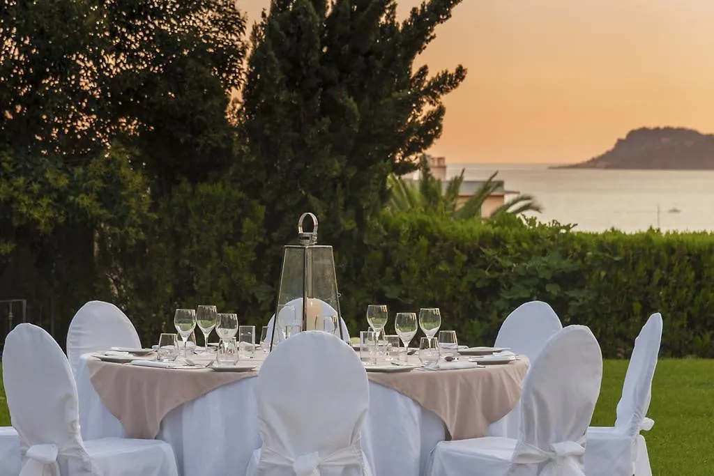 Hotel Chateau De La Tour Cannes 4*,
