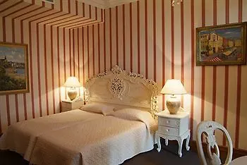 Hôtel Château de la Tour Cannes 4*,