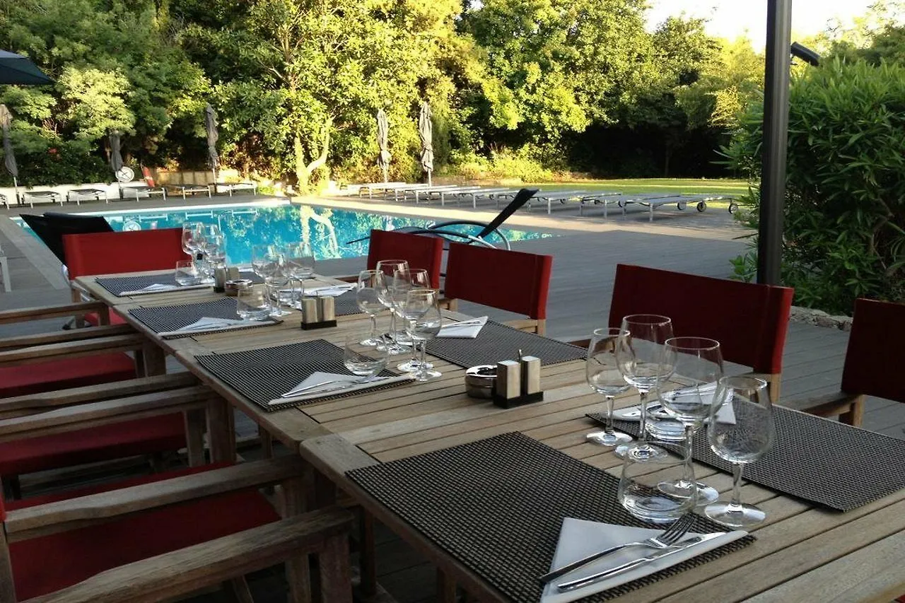 ****  קאן Hotel Chateau De La Tour צרפת